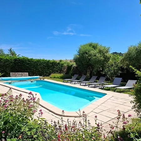 Les Deux Oliviers Holiday home *